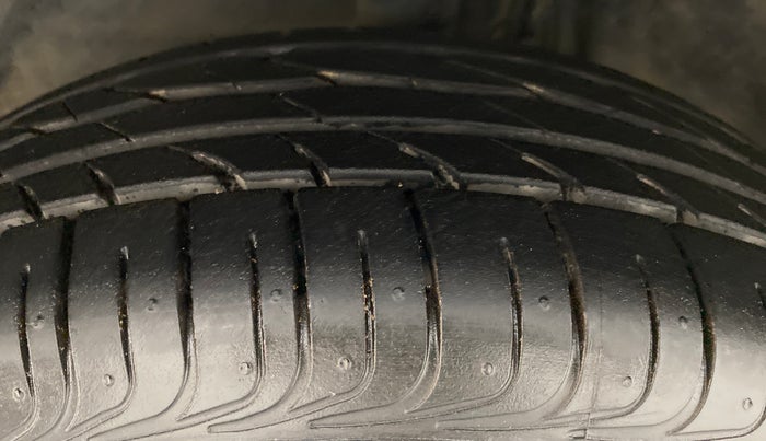 2018 Toyota YARIS G CVT, Petrol, Automatic, 33,425 km, Left Front Tyre Tread