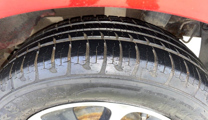 2017 Hyundai Grand i10 SPORTZ (O) AT 1.2 KAPPA VTVT, Petrol, Automatic, 9,340 km, Left Rear Tyre Tread