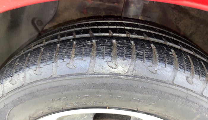 2017 Hyundai Grand i10 SPORTZ (O) AT 1.2 KAPPA VTVT, Petrol, Automatic, 9,340 km, Left Front Tyre Tread