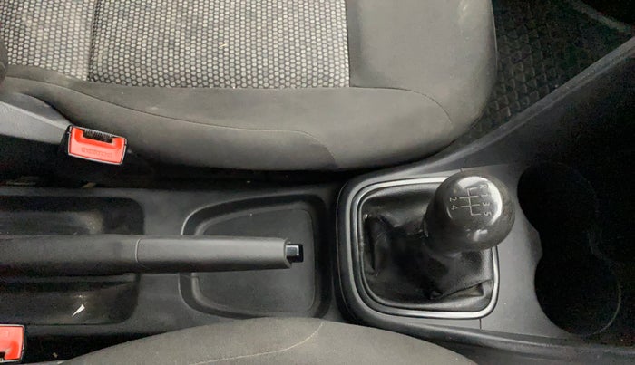 2017 Volkswagen Polo TRENDLINE 1.2L PETROL, Petrol, Manual, 76,219 km, Gear Lever