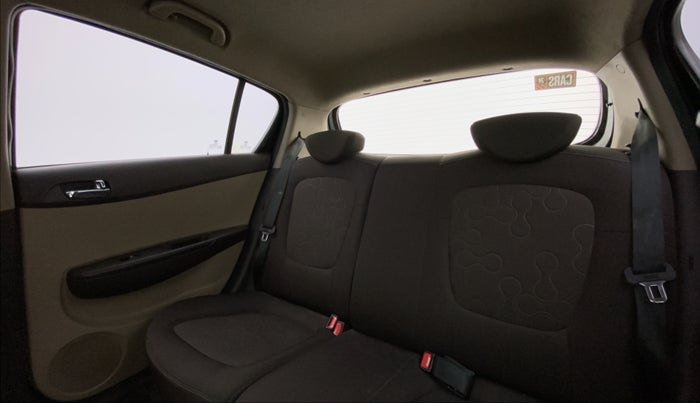 2010 Hyundai i20 SPORTZ 1.2, Petrol, Manual, 49,929 km, Right Side Rear Door Cabin