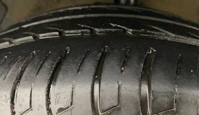 2010 Hyundai i20 SPORTZ 1.2, Petrol, Manual, 49,929 km, Left Front Tyre Tread