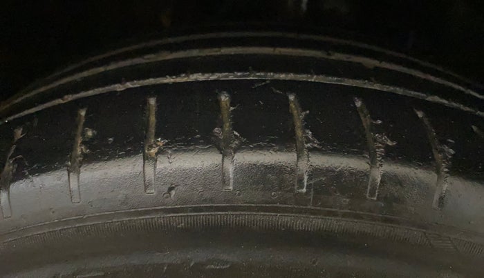 2021 Maruti Baleno ZETA CVT PETROL 1.2, Petrol, Automatic, 70,187 km, Right Front Tyre Tread