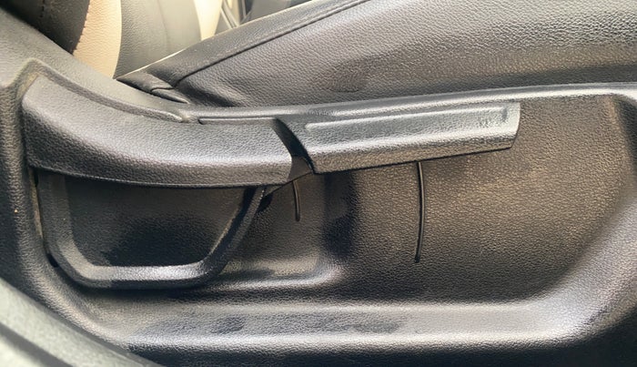 2021 Hyundai NEW I20 SPORTZ 1.2 MT, Petrol, Manual, 49,271 km, Driver Side Adjustment Panel