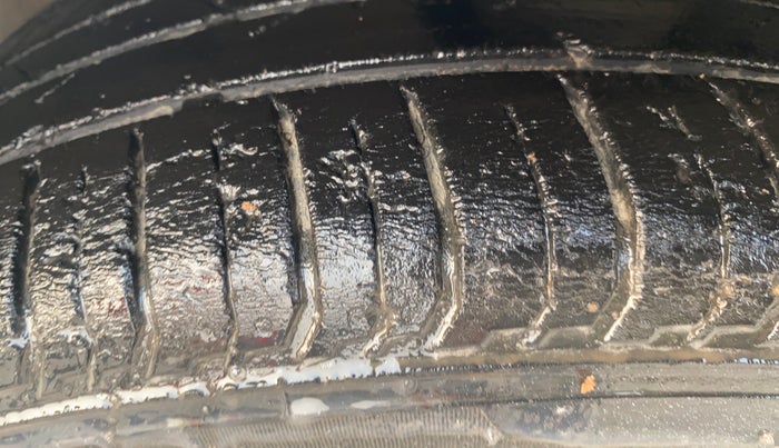 2021 Hyundai NEW I20 SPORTZ 1.2 MT, Petrol, Manual, 49,271 km, Left Front Tyre Tread