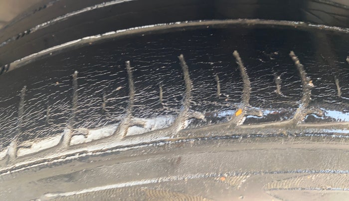 2021 Hyundai NEW I20 SPORTZ 1.2 MT, Petrol, Manual, 49,271 km, Left Rear Tyre Tread