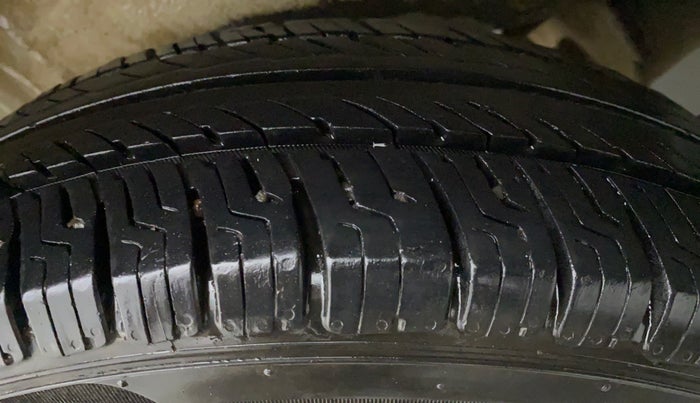 2018 Maruti Wagon R 1.0 LXI CNG, CNG, Manual, 55,775 km, Left Front Tyre Tread