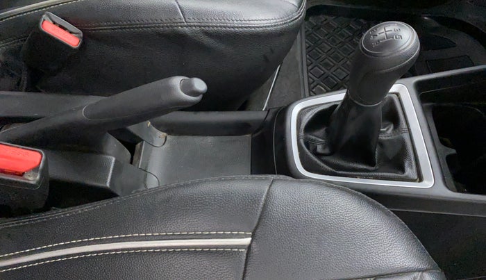 2020 Maruti Swift LXI, Petrol, Manual, 11,175 km, Gear Lever