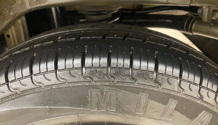 2017 Maruti Alto 800 LXI, Petrol, Manual, 42,039 km, Left Rear Tyre Tread