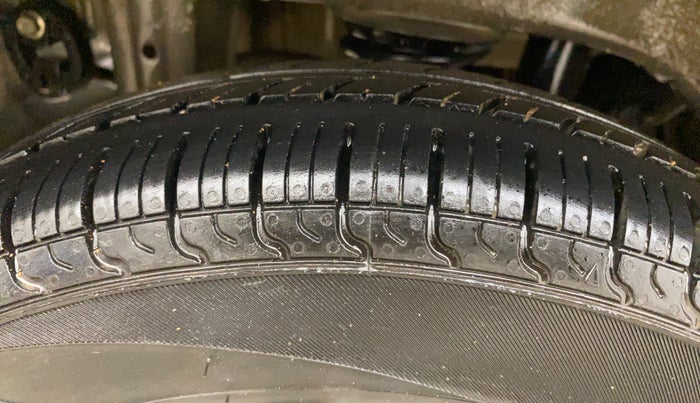 2017 Maruti Alto 800 LXI, Petrol, Manual, 42,039 km, Right Rear Tyre Tread