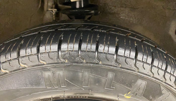 2017 Maruti Alto 800 LXI, Petrol, Manual, 42,039 km, Right Front Tyre Tread