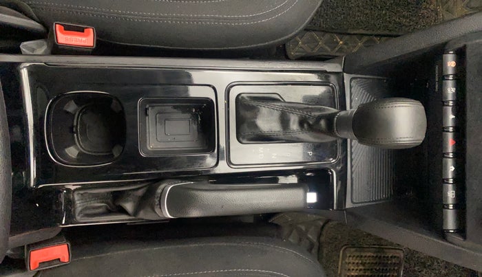 2022 Mahindra XUV700 AX 5 P AT 5 STR, Petrol, Automatic, 22,173 km, Gear Lever