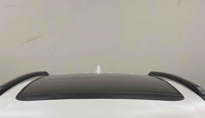 2022 Mahindra XUV700 AX 5 P AT 5 STR, Petrol, Automatic, 22,173 km, Moonroof/ Sunroof