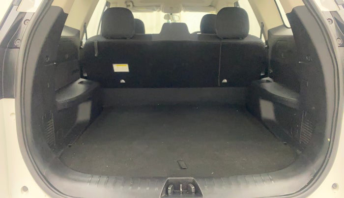 2022 Mahindra XUV700 AX 5 P AT 5 STR, Petrol, Automatic, 22,173 km, Boot Inside