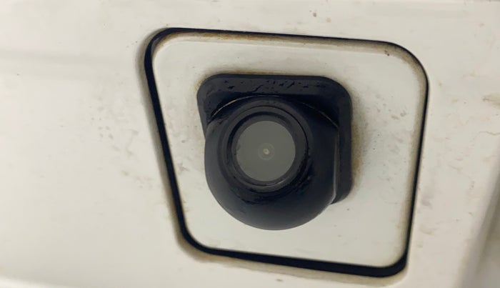 2022 Mahindra XUV700 AX 5 P AT 5 STR, Petrol, Automatic, 22,173 km, Parking Camera