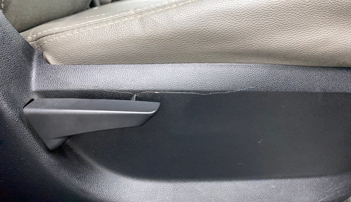 2017 Mahindra KUV 100 NXT K2 P 6 STR, Petrol, Manual, 38,447 km, Driver Side Adjustment Panel