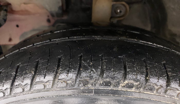 2017 Mahindra KUV 100 NXT K2 P 6 STR, Petrol, Manual, 38,447 km, Left Front Tyre Tread