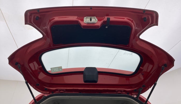 2017 Mahindra KUV 100 NXT K2 P 6 STR, Petrol, Manual, 38,447 km, Boot Door Open