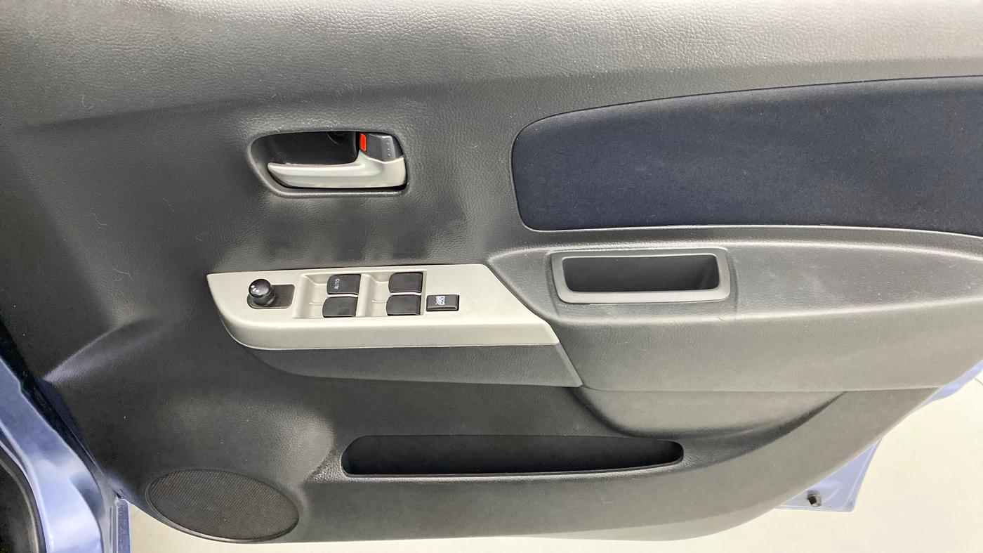 2012 Maruti Wagon R 1.0 VXI, Petrol, Manual, 67,318 km, Driver Side Door Panels Control