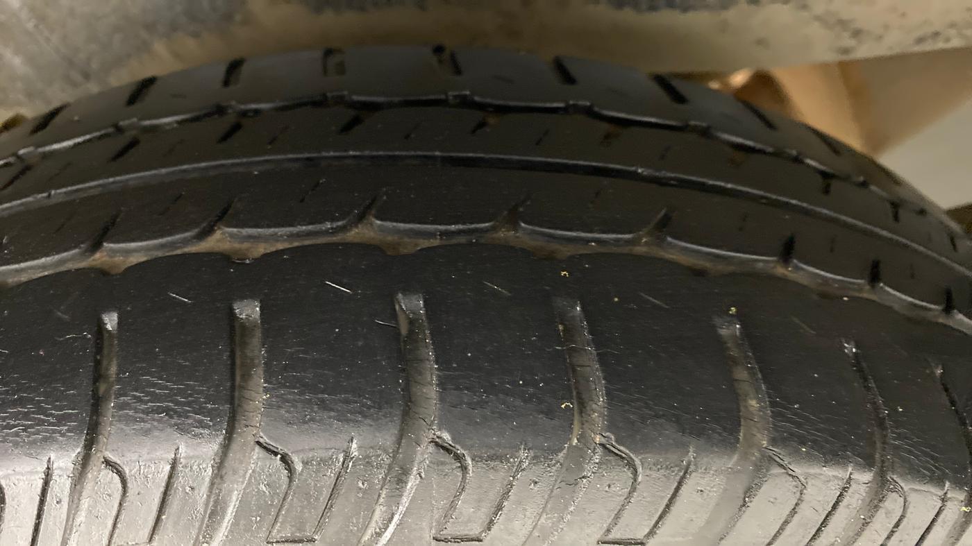2012 Maruti Wagon R 1.0 VXI, Petrol, Manual, 67,318 km, Right Rear Tyre Tread