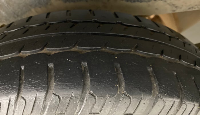 2012 Maruti Wagon R 1.0 VXI, Petrol, Manual, 67,318 km, Right Rear Tyre Tread