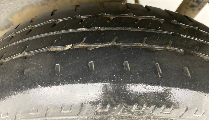 2012 Maruti Wagon R 1.0 VXI, Petrol, Manual, 67,318 km, Left Rear Tyre Tread