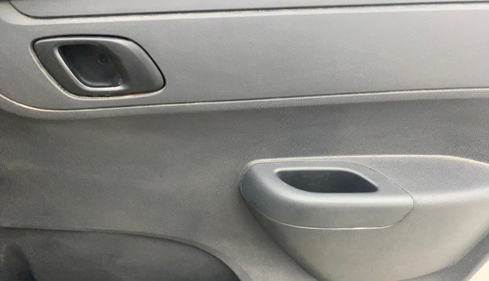 2016 Renault Kwid RXT 0.8, Petrol, Manual, 73,050 km, Driver Side Door Panels Control