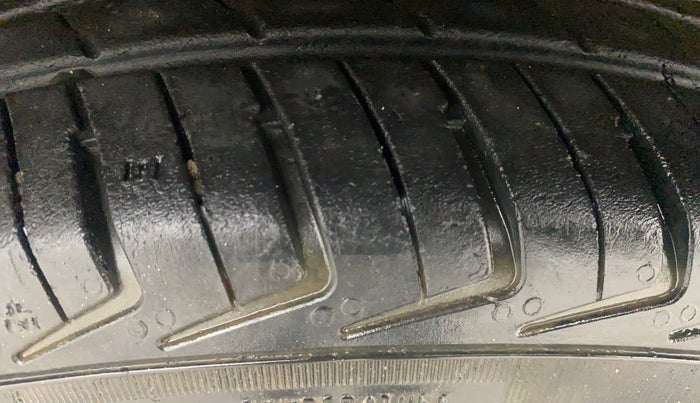 2016 Renault Kwid RXT 0.8, Petrol, Manual, 73,050 km, Left Front Tyre Tread