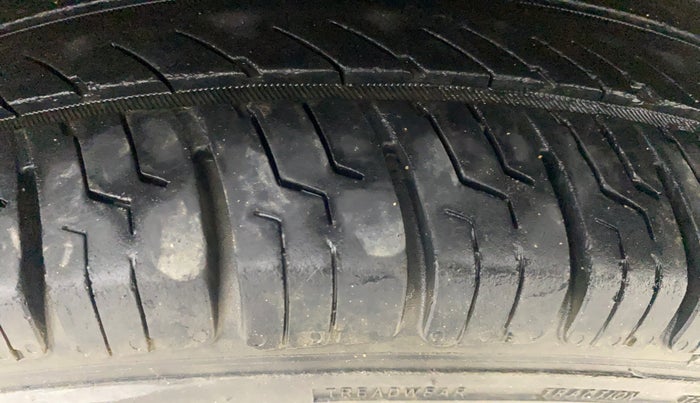 2016 Renault Kwid RXT 0.8, Petrol, Manual, 73,050 km, Left Rear Tyre Tread