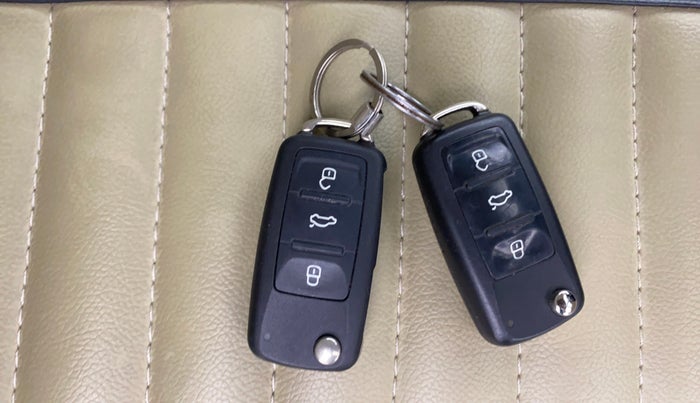 2018 Volkswagen Ameo HIGHLINE PLUS 1.0L 16 ALLOY, Petrol, Manual, 61,244 km, Key Close Up