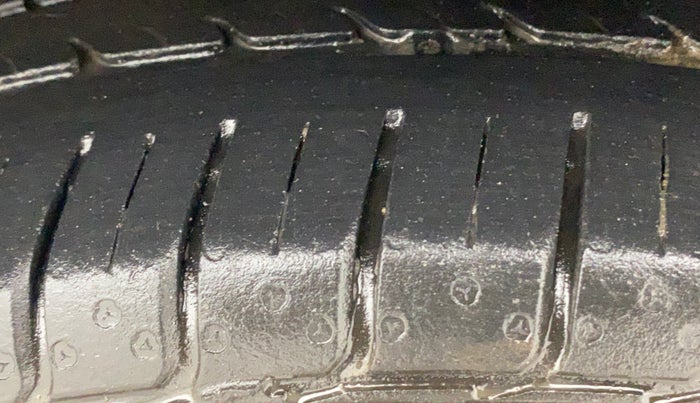 2018 Volkswagen Ameo HIGHLINE PLUS 1.0L 16 ALLOY, Petrol, Manual, 61,244 km, Left Rear Tyre Tread