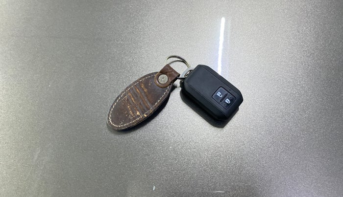 2022 Toyota Glanza G, Petrol, Manual, 39,427 km, Key Close Up