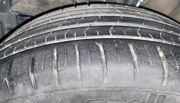 2022 Toyota Glanza G, Petrol, Manual, 39,427 km, Left Front Tyre Tread