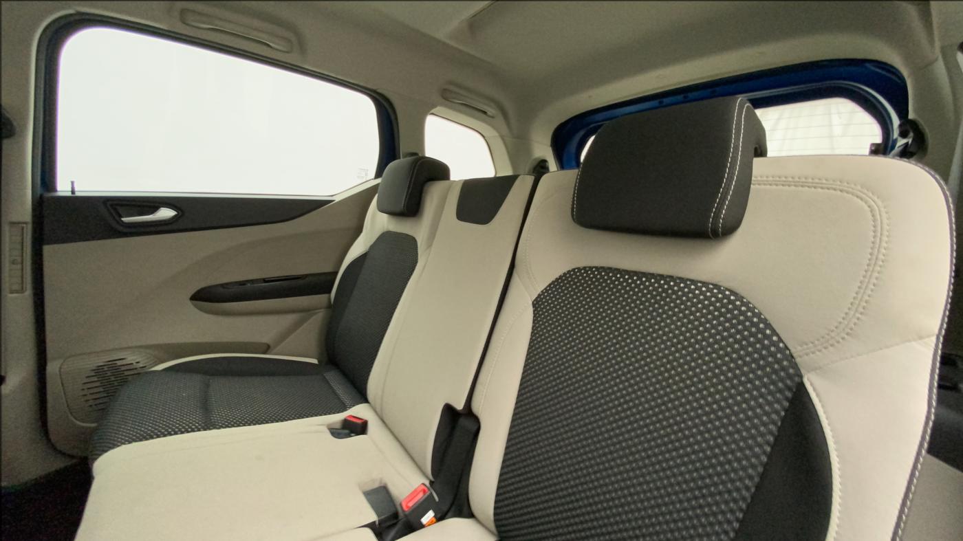 2019 Renault TRIBER RXZ, Petrol, Manual, 37,417 km, Right Side Rear Door Cabin