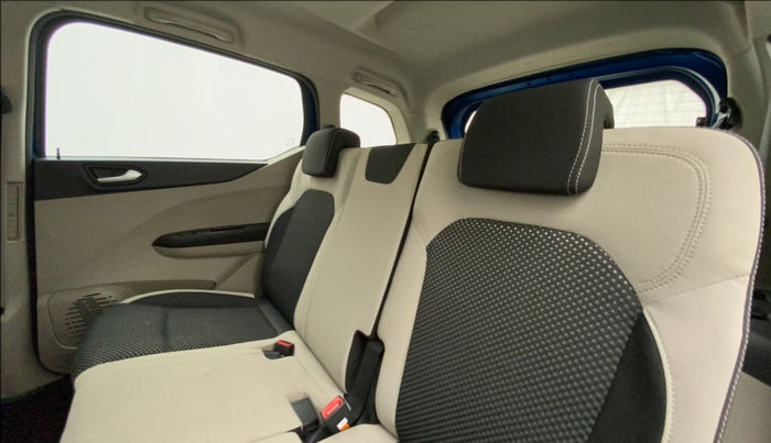 2019 Renault TRIBER RXZ, Petrol, Manual, 37,417 km, Right Side Rear Door Cabin
