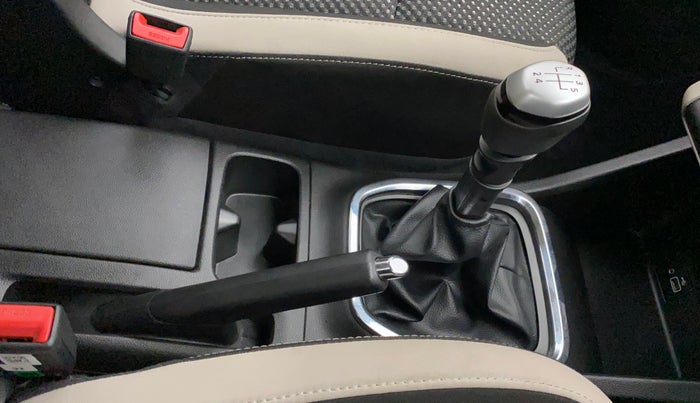 2019 Renault TRIBER RXZ, Petrol, Manual, 37,417 km, Gear Lever