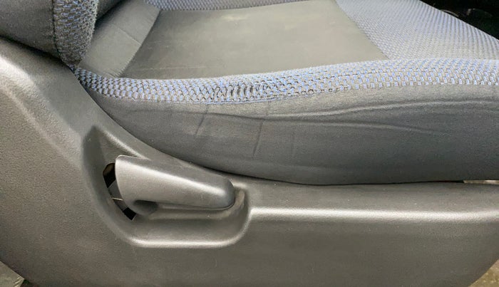 2011 Maruti Wagon R 1.0 VXI, Petrol, Manual, 69,138 km, Driver Side Adjustment Panel