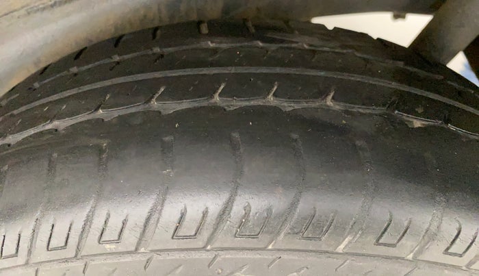 2011 Maruti Wagon R 1.0 VXI, Petrol, Manual, 69,138 km, Left Rear Tyre Tread