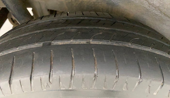 2011 Maruti Wagon R 1.0 VXI, Petrol, Manual, 69,138 km, Right Rear Tyre Tread