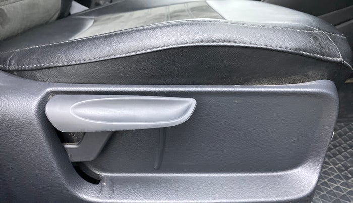 2021 Skoda Rapid 1.0 AMBITION TSI MT, Petrol, Manual, 17,006 km, Driver Side Adjustment Panel