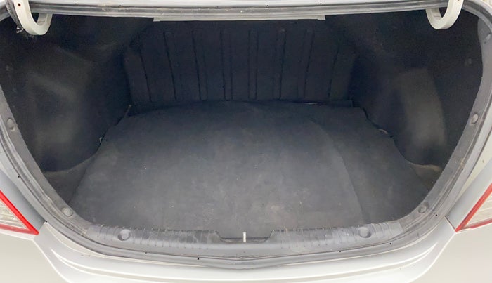 2011 Hyundai Verna FLUIDIC 1.6 VTVT SX OPT AT, Petrol, Automatic, 74,799 km, Boot Inside