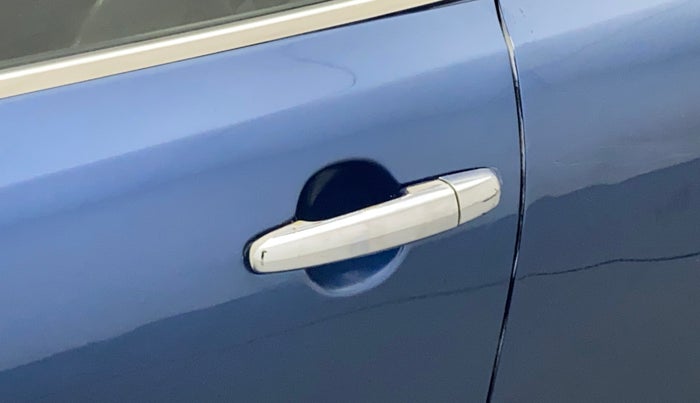 2017 Maruti Baleno DELTA PETROL 1.2, Petrol, Manual, 55,600 km, Front passenger door - Chrome on handle has slight discoularation