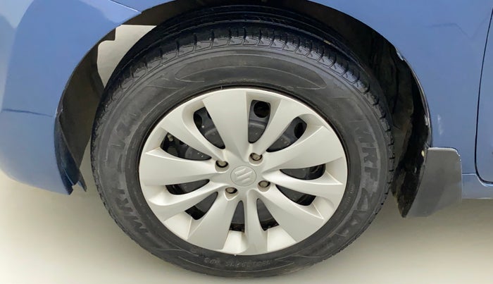 2017 Maruti Baleno DELTA PETROL 1.2, Petrol, Manual, 55,600 km, Left front tyre - Minor crack