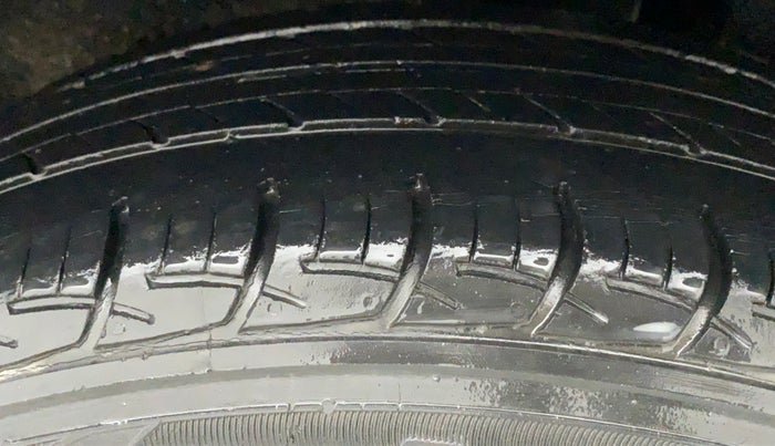 2017 Maruti Baleno DELTA PETROL 1.2, Petrol, Manual, 55,600 km, Left Rear Tyre Tread
