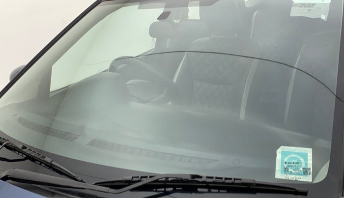 2017 Maruti Baleno DELTA PETROL 1.2, Petrol, Manual, 55,600 km, Front windshield - Minor spot on windshield