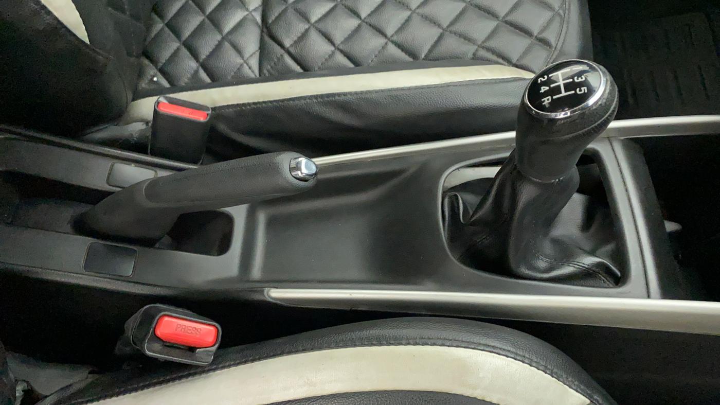 2017 Maruti Baleno DELTA PETROL 1.2, Petrol, Manual, 55,600 km, Gear Lever