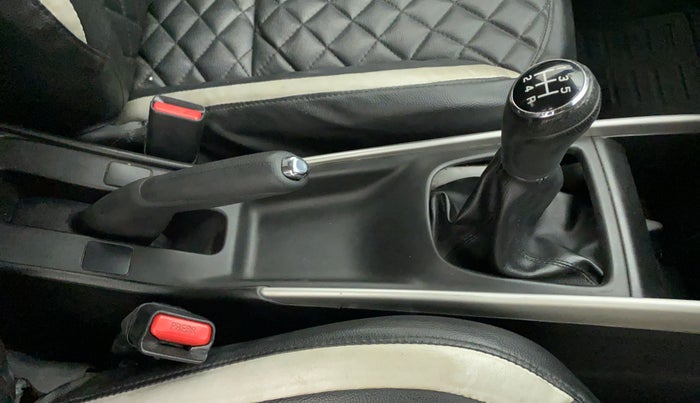 2017 Maruti Baleno DELTA PETROL 1.2, Petrol, Manual, 55,600 km, Gear Lever