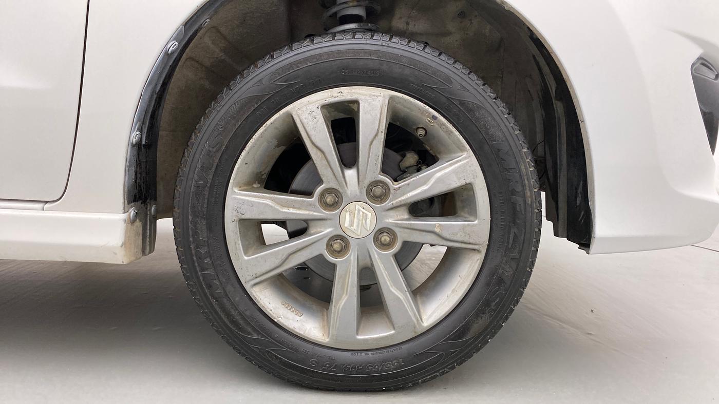 2013 Maruti Wagon R Stingray VXI, Petrol, Manual, 55,229 km, Right Front Wheel