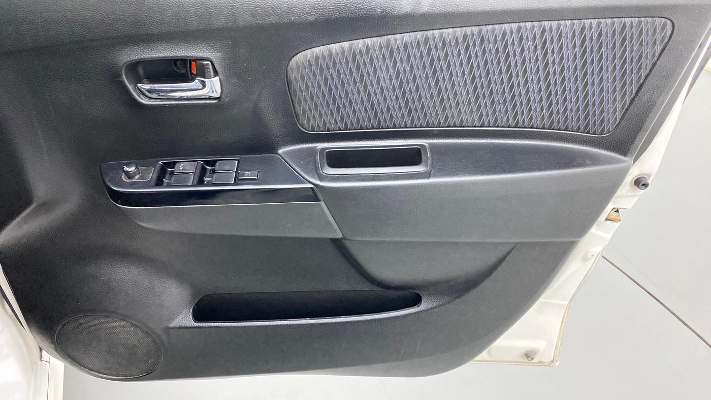 2013 Maruti Wagon R Stingray VXI, Petrol, Manual, 55,229 km, Driver Side Door Panels Control