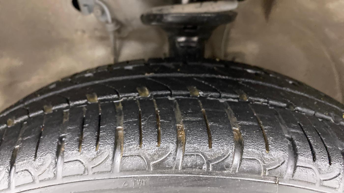 2013 Maruti Wagon R Stingray VXI, Petrol, Manual, 55,229 km, Left Front Tyre Tread